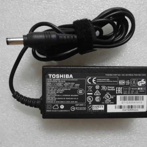 Toshiba 19V 3.42A 65W Original - 5